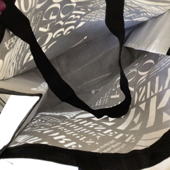LULULEMON LARGE MANIFESTO REUSABLE TOTE BAG - Picture 5 of 16